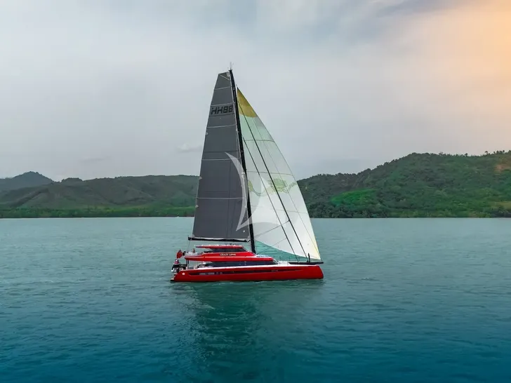 CRAZY LOVE Hudson HH88 - sailing CRAZY LOVE Hudson HH88 - sailing