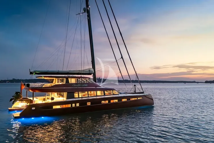 Charter Yacht CRAZY LOVE - Hudson HH88 - 5 Cabins - Papeete - Raiatea - Tahiti - French Polynesia