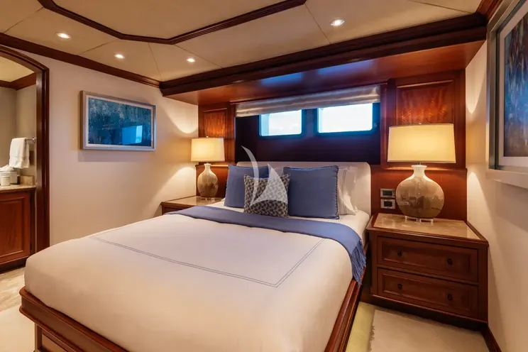 Charter Yacht CROSSED SABRE - Burger 144 - 7 Cabins - Nassau - Exumas - Bahamas