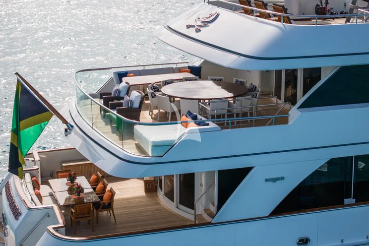 Charter Yacht CROSSED SABRE - Burger 144 - 7 Cabins - Nassau - Exumas - Bahamas