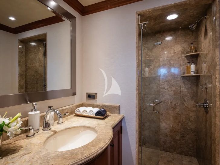 CROSSED SABRE Burger 144 cabin bathroom CROSSED SABRE Burger 144 cabin bathroom