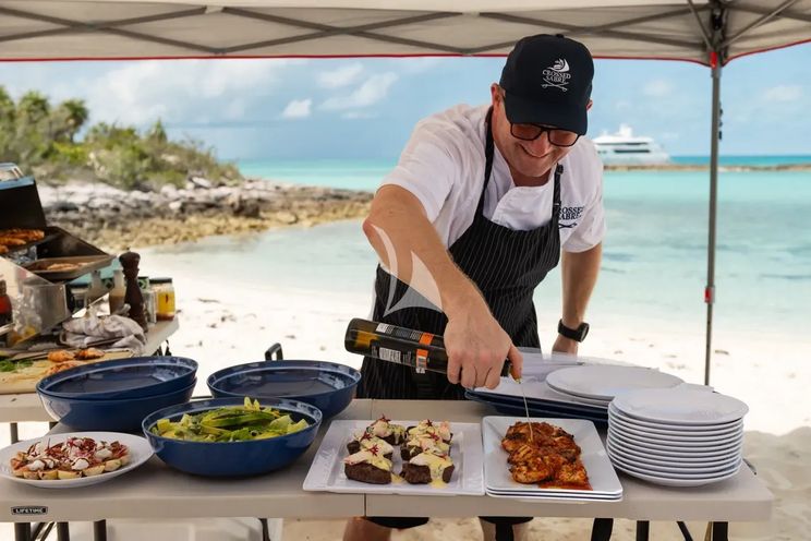 Charter Yacht CROSSED SABRE - Burger 144 - 7 Cabins - Nassau - Exumas - Bahamas