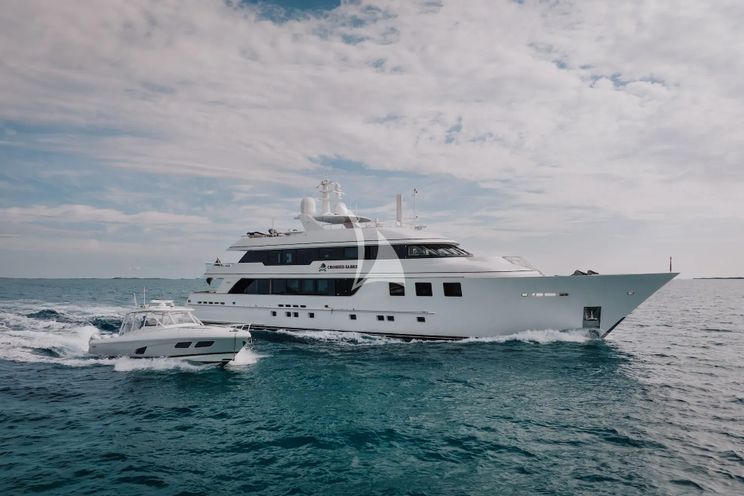 Charter Yacht CROSSED SABRE - Burger 144 - 7 Cabins - Nassau - Exumas - Bahamas