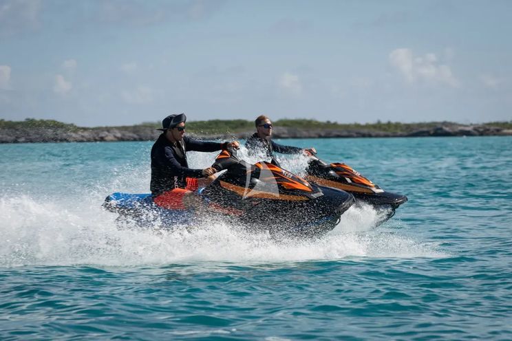 Charter Yacht CROSSED SABRE - Burger 144 - 7 Cabins - Nassau - Exumas - Bahamas