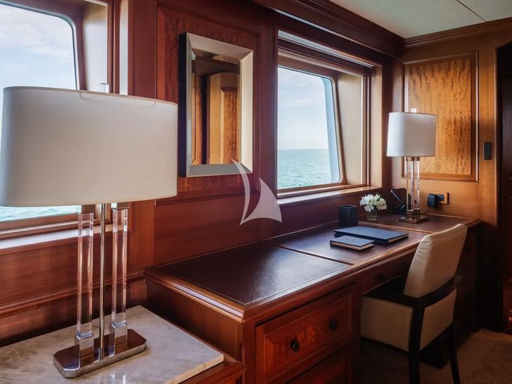 CROSSED SABRE Burger 144 master cabin office CROSSED SABRE Burger 144 master cabin office