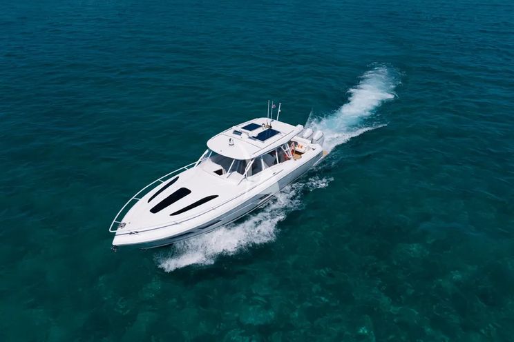 Charter Yacht CROSSED SABRE - Burger 144 - 7 Cabins - Nassau - Exumas - Bahamas