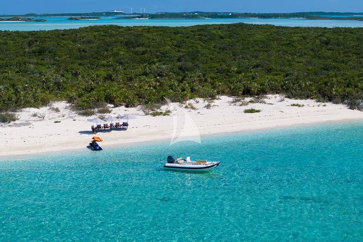 Charter Yacht CROSSED SABRE - Burger 144 - 7 Cabins - Nassau - Exumas - Bahamas