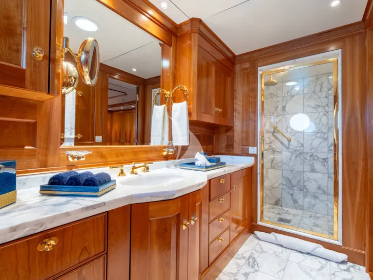 CUPANI Royal Denship 63m - VIP cabin 2 bathroom CUPANI Royal Denship 63m - VIP cabin 2 bathroom