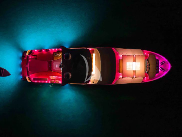 CURFEW II Mengi Yay Serenitas 31m - at night CURFEW II Mengi Yay Serenitas 31m - at night