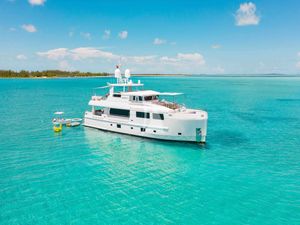 CURFEW II - Mengi Yay Serenitas - 5 Cabins - Nassau - Exumas - Bahamas