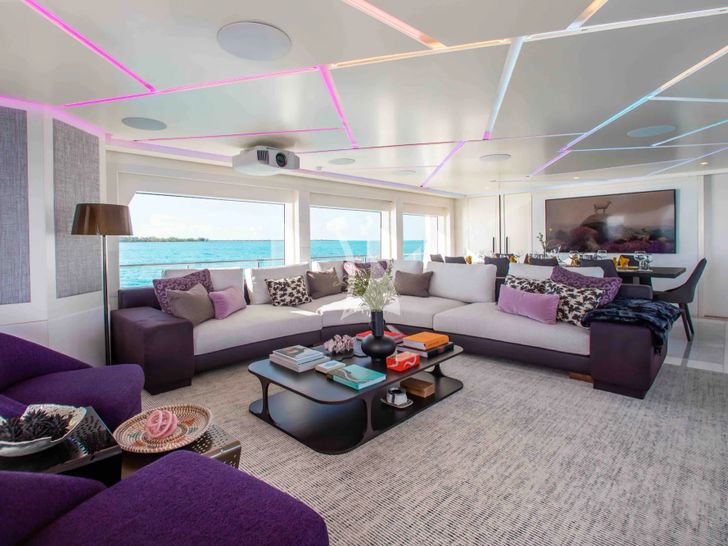 CURFEW II Mengi Yay Serenitas 31m - saloon seating area CURFEW II Mengi Yay Serenitas 31m - saloon seating area