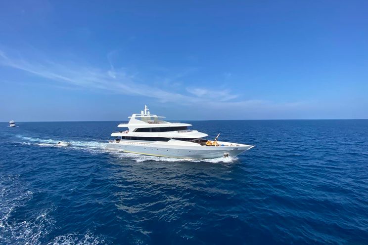 Charter Yacht CUSTOM MADE - Custom 34 - 10 Cabins - Malé - Maldives