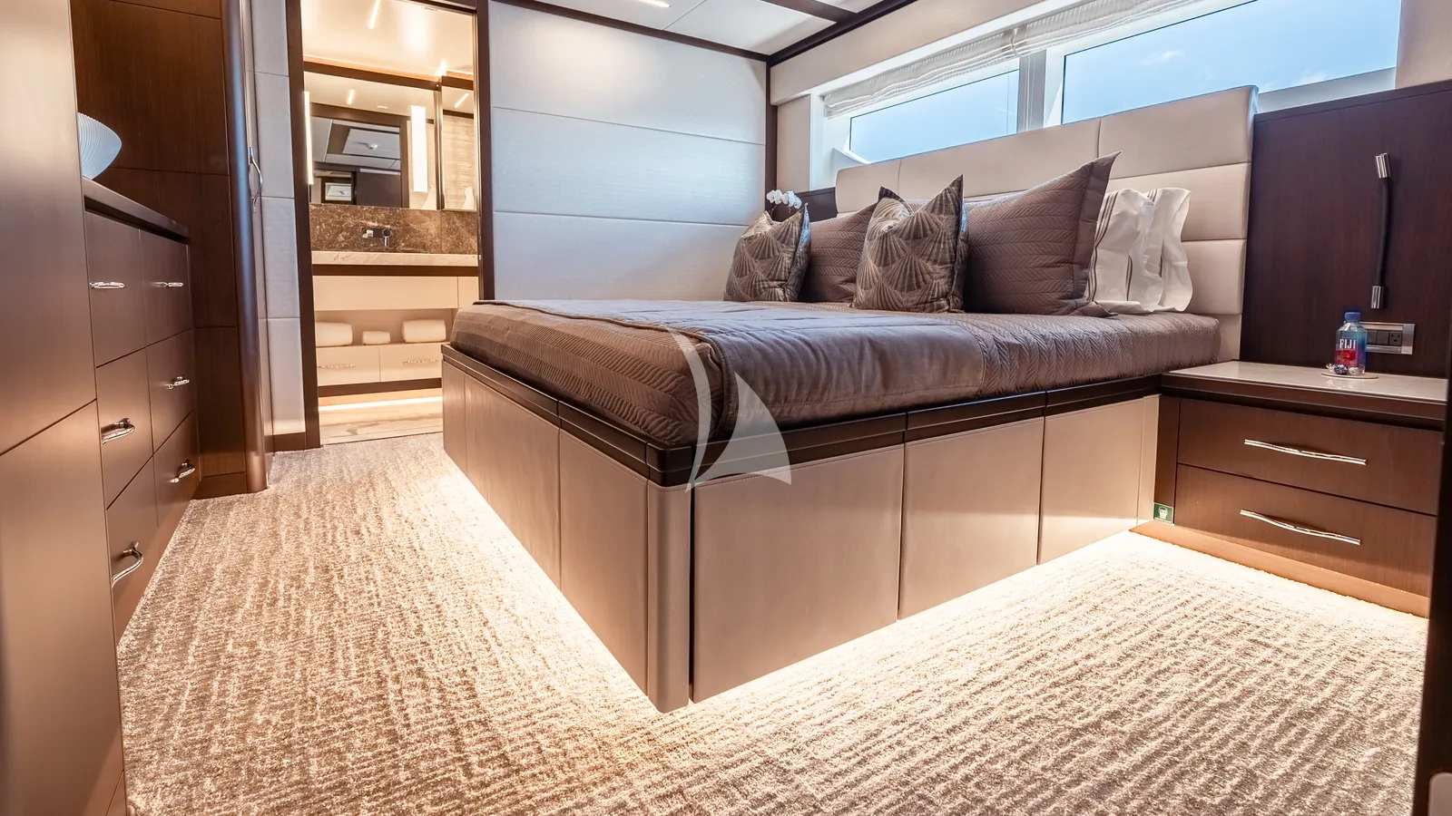 Charter Yacht CYNDERELLA - Hargrave 116 - 5 Cabins - Nassau - Exumas - Bahamas