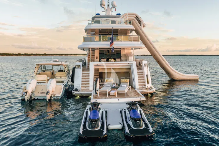 Charter Yacht CYNDERELLA - Hargrave 116 - 5 Cabins - Nassau - Exumas - Bahamas