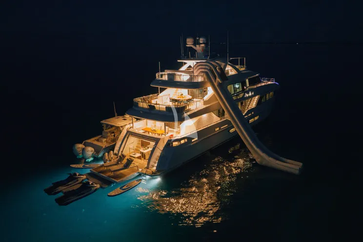 Charter Yacht CYNDERELLA - Hargrave 116 - 5 Cabins - Nassau - Exumas - Bahamas