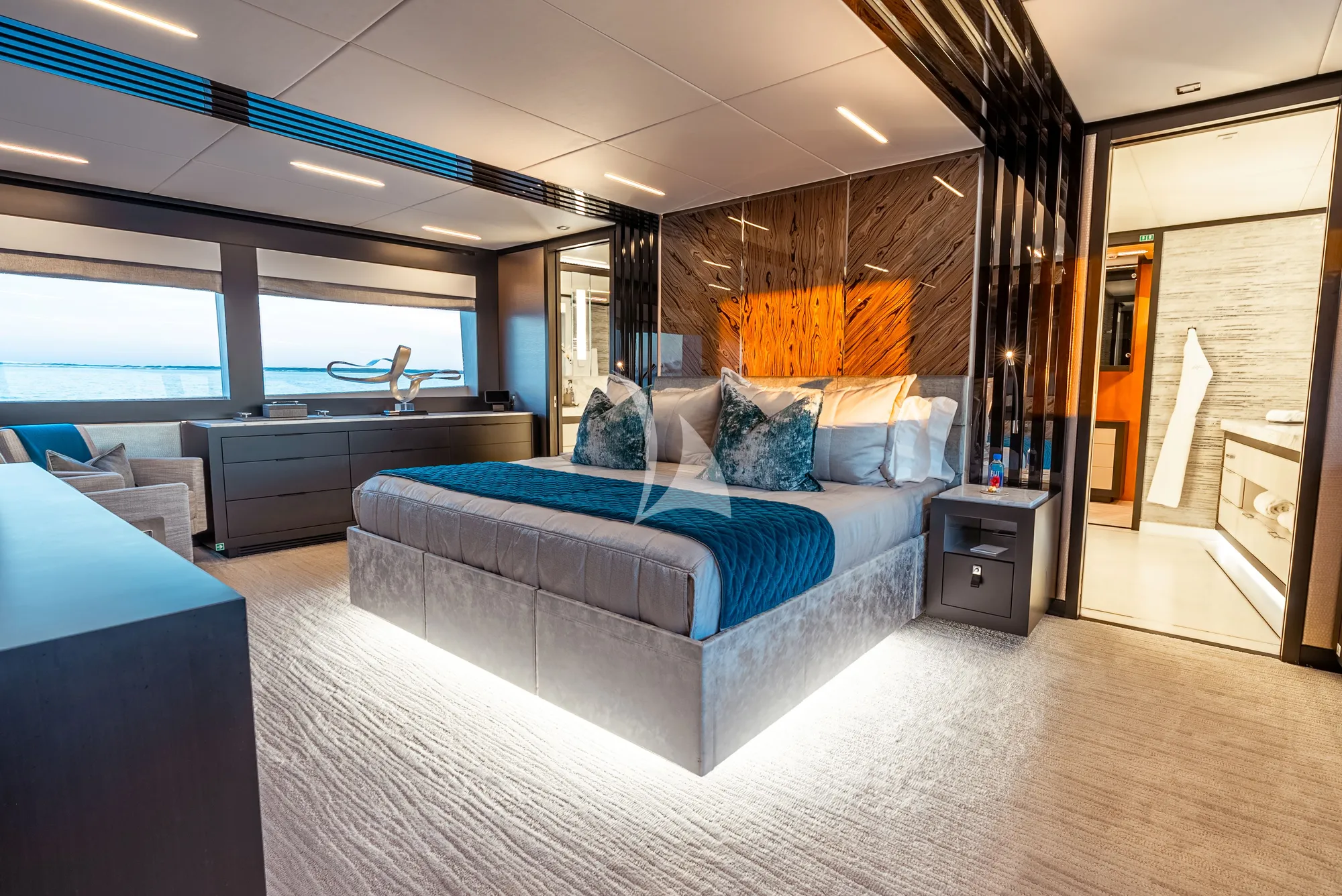 Charter Yacht CYNDERELLA - Hargrave 116 - 5 Cabins - Nassau - Exumas - Bahamas