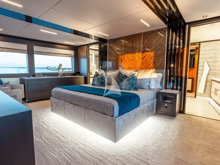 CYNDERELLA Hargrave 116 - master cabin CYNDERELLA Hargrave 116 - master cabin