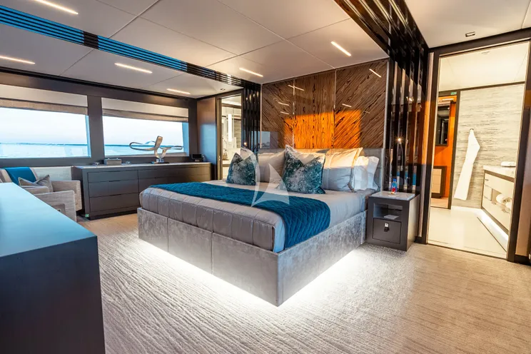 Charter Yacht CYNDERELLA - Hargrave 116 - 5 Cabins - Nassau - Exumas - Bahamas