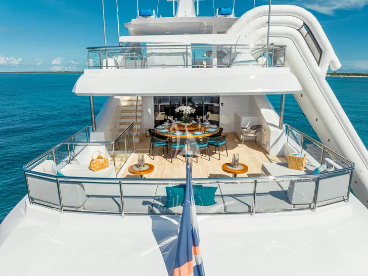 CYNDERELLA Hargrave 116 - sky deck aft CYNDERELLA Hargrave 116 - sky deck aft