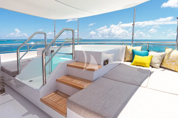 Charter Yacht CYNDERELLA - Hargrave 116 - 5 Cabins - Nassau - Exumas - Bahamas