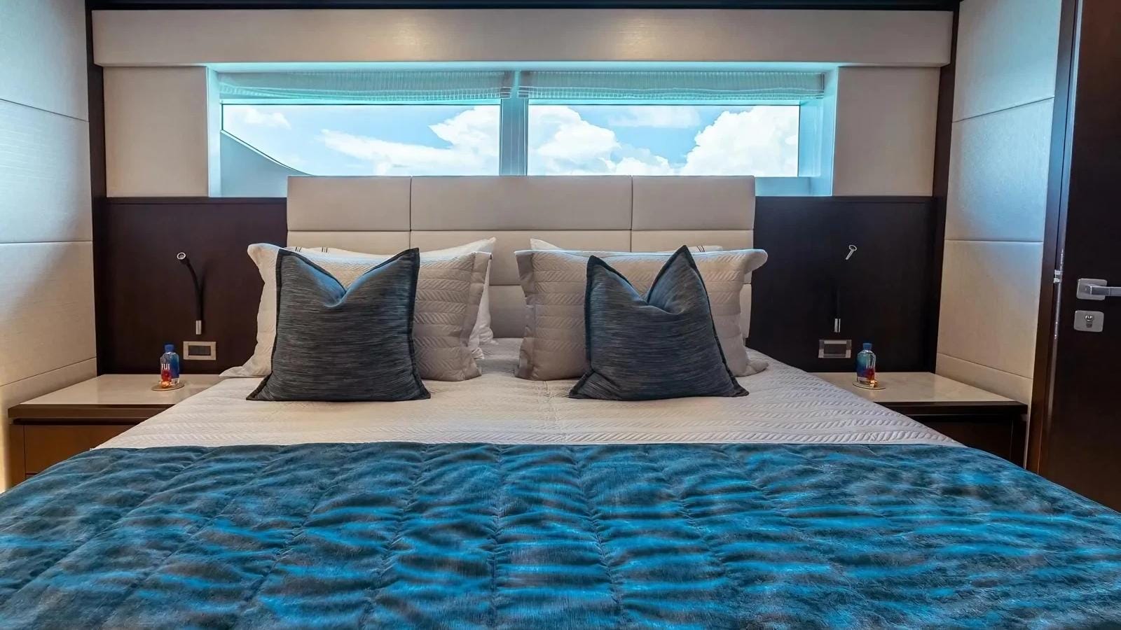 Charter Yacht CYNDERELLA - Hargrave 101 - 5 Cabins - Newport - Martha's Vineyard - Nantucket - New England