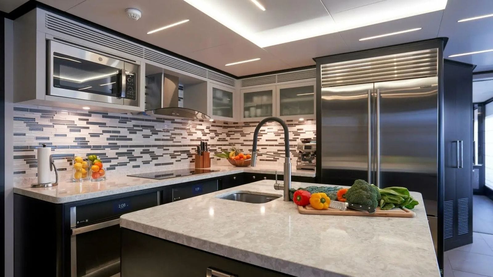 Charter Yacht CYNDERELLA - Hargrave 101 - 5 Cabins - Newport - Martha's Vineyard - Nantucket - New England