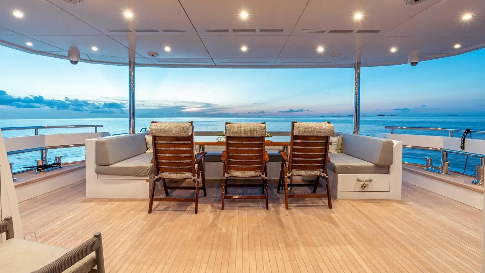 Charter Yacht CYNDERELLA - Hargrave 101 - 5 Cabins - Newport - Martha's Vineyard - Nantucket - New England