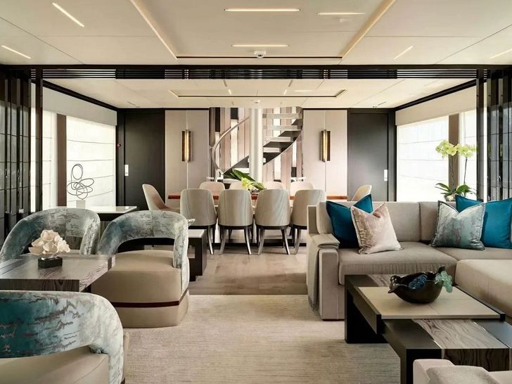 CYNDERELLA Hargrave 101 - main saloon CYNDERELLA Hargrave 101 - main saloon