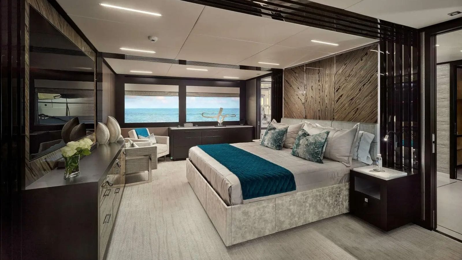 Charter Yacht CYNDERELLA - Hargrave 101 - 5 Cabins - Newport - Martha's Vineyard - Nantucket - New England