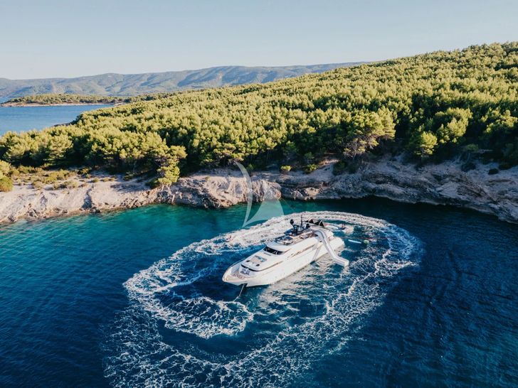 CYNTHIA Maiora 35 DP - drone shot while anchored near an island CYNTHIA Maiora 35 DP - drone shot while anchored near an island