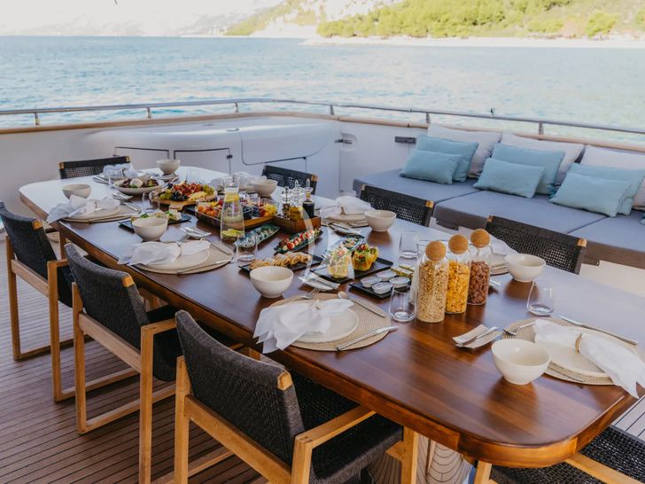 CYNTHIA Maiora 35 DP - main aft deck alfresco dining area CYNTHIA Maiora 35 DP - main aft deck alfresco dining area