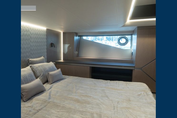 Charter Yacht SH55 - Sunseeker Superhawk 55 - St Tropez Day Charter Yacht - Cannes - Monaco - French Riviera
