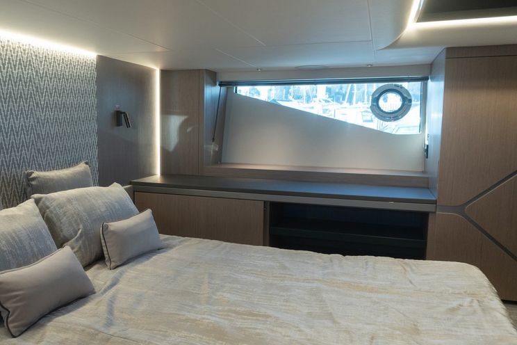 Charter Yacht SH55 - Sunseeker Superhawk 55 - St Tropez Day Charter Yacht - Cannes - Monaco - French Riviera