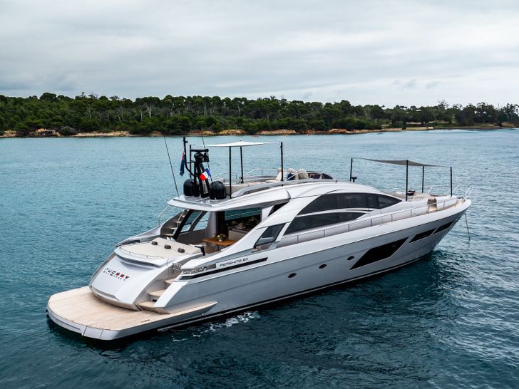 CHERRY Pershing 8X - anchored CHERRY Pershing 8X - anchored