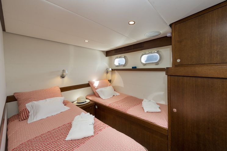 Charter Yacht MONARA - Classic Feadship - 4 Cabins - France - Cannes - Antibes - St Tropez