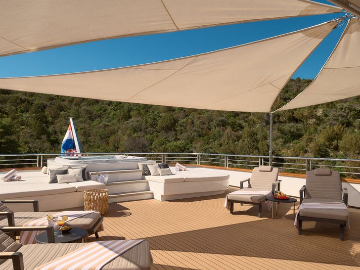 CRISTAL Custom 49m - sundeck CRISTAL Custom 49m - sundeck