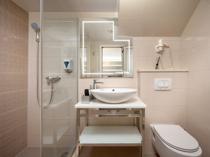 CRISTAL Custom 49m - VIP cabin 1 bathroom CRISTAL Custom 49m - VIP cabin 1 bathroom