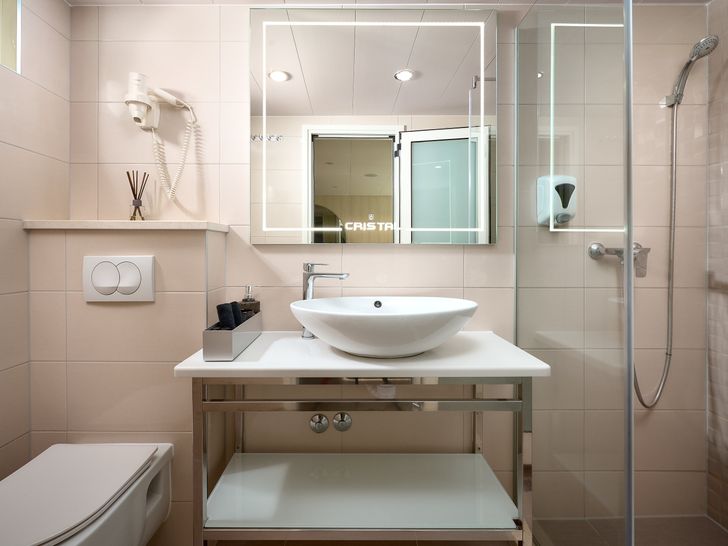 CRISTAL Custom 49m - twin cabin 1 bathroom CRISTAL Custom 49m - twin cabin 1 bathroom