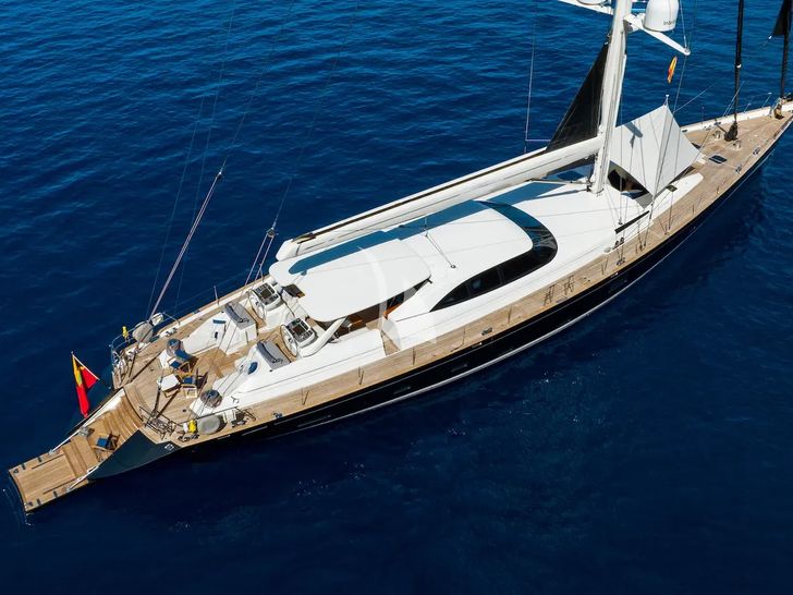 DAKOTA Fitzroy 38m - anchored aerial shot DAKOTA Fitzroy 38m - anchored aerial shot