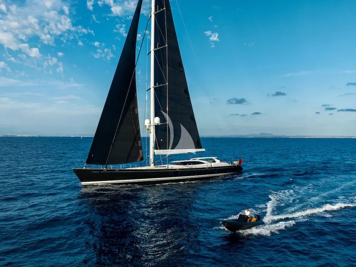 DAKOTA Fitzroy 38m - cruising DAKOTA Fitzroy 38m - cruising