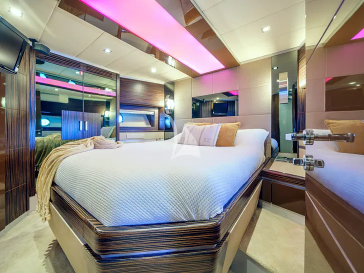 DALIA Dominator 780S - VIP cabin DALIA Dominator 780S - VIP cabin