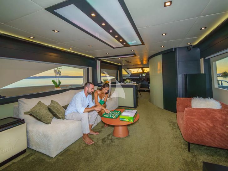 DALIA Dominator 780S - main saloon DALIA Dominator 780S - main saloon