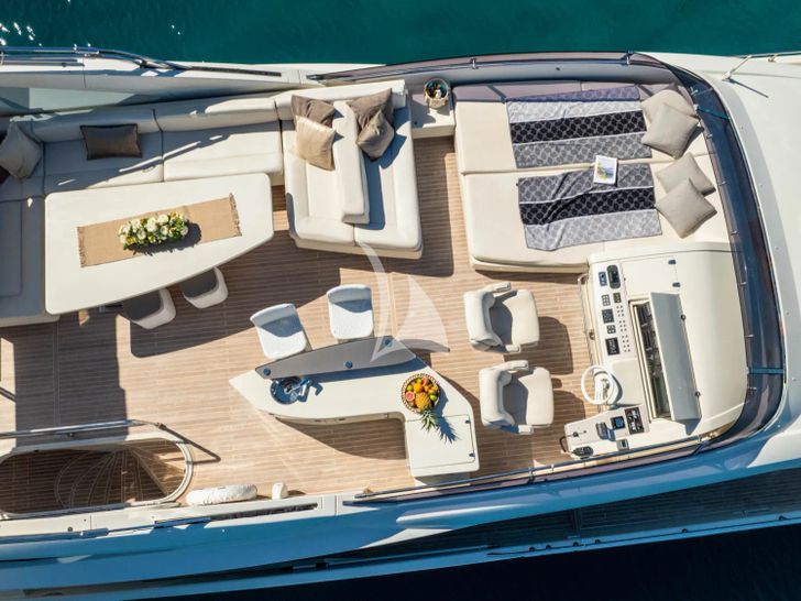 DALIA Dominator 780S - sundeck DALIA Dominator 780S - sundeck
