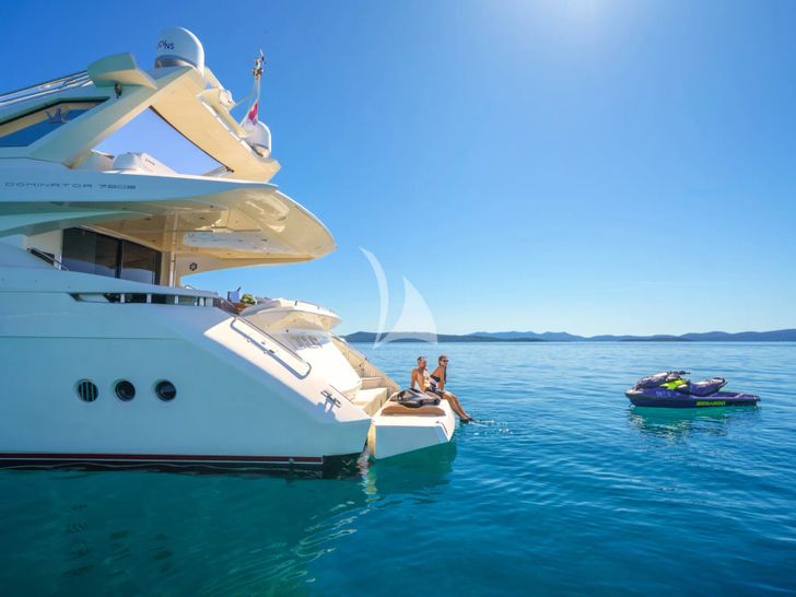 DALIA Dominator 780S - swim platform and the jet ski DALIA Dominator 780S - swim platform and the jet ski