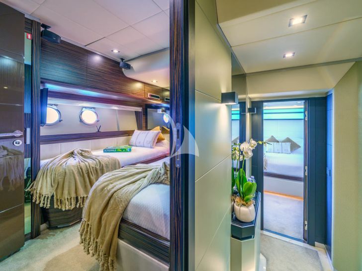 DALIA Dominator 780S - twin cabin DALIA Dominator 780S - twin cabin