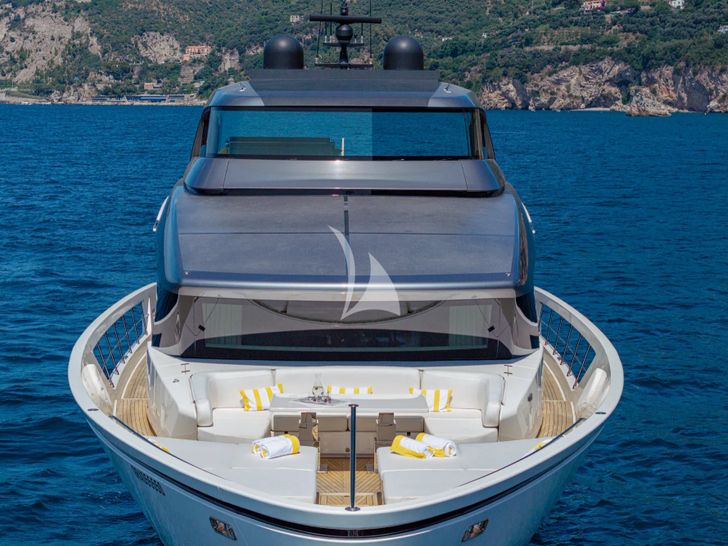 DANIDA Sanlorenzo SX88 - foredeck DANIDA Sanlorenzo SX88 - foredeck