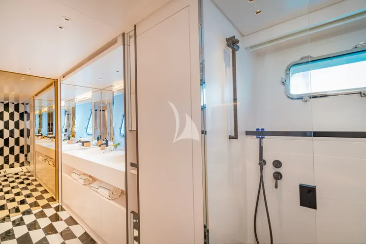 Charter Yacht DANIDA - Sanlorenzo SX88 - 4 Cabins - Naples - Capri - Positano - Amalfi Coast - Italy