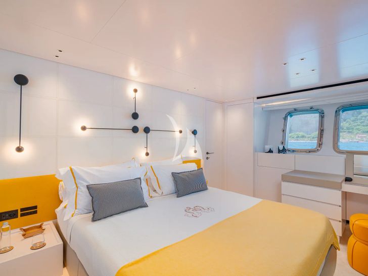 DANIDA Sanlorenzo SX88 - master cabin wide view DANIDA Sanlorenzo SX88 - master cabin wide view