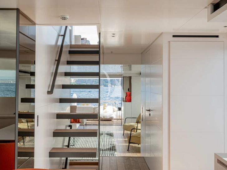 DANIDA Sanlorenzo SX88 - staircase to the flybridge DANIDA Sanlorenzo SX88 - staircase to the flybridge