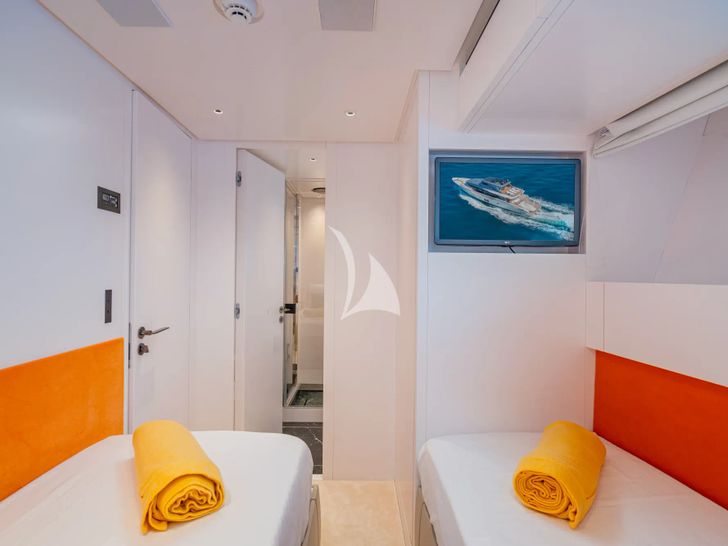 DANIDA Sanlorenzo SX88 - twin cabin 2 TV DANIDA Sanlorenzo SX88 - twin cabin 2 TV